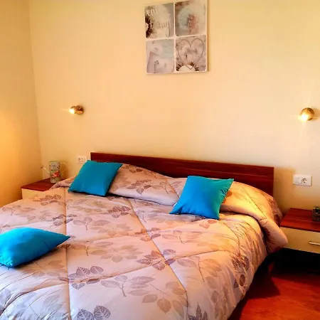 Maria - Comfortable Apartamento Kaštela
